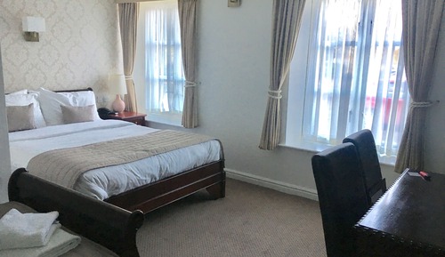 Standard Room, Multiple Beds, Non Smoking