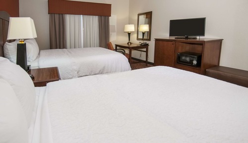 Two queen beds non smoking