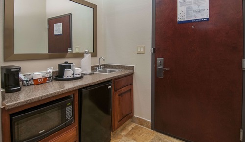 One Bedroom Suite, Two Queen Beds, Non-Smoking