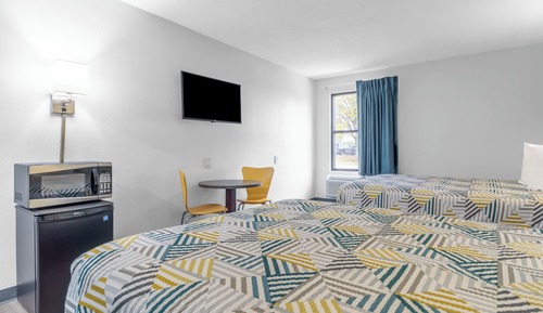 Deluxe Room, 2 Queen Beds, Non Smoking, Refrigerator & Microwave