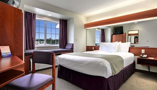 Standard Room, 1 Queen Bed