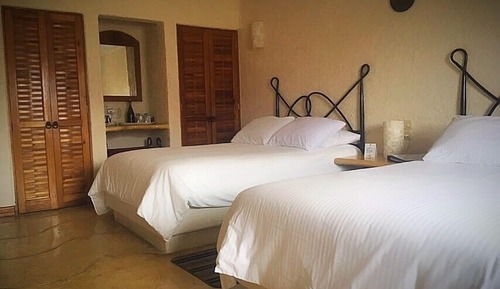 Standard Suite, 2 Double Beds