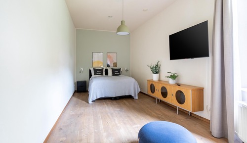 Economy Suite