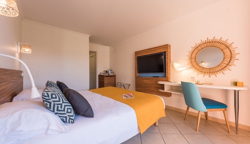 Room - Quadruple + 1 sleeping alcove - Terrace or balcony