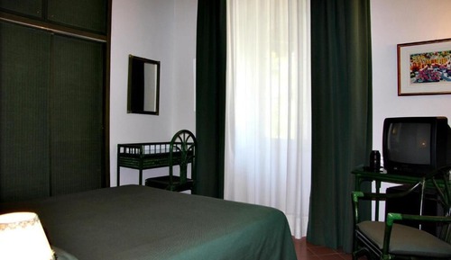 Economy Double or Twin Room (Internal View)