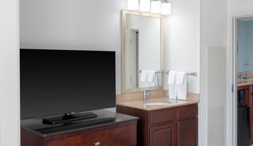 Suite, 2 Queen Beds, Accessible, Corner