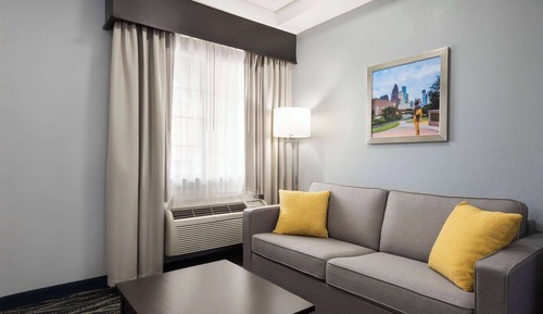 1 King Bed Suite with Full Kitchen, Non-Smoking