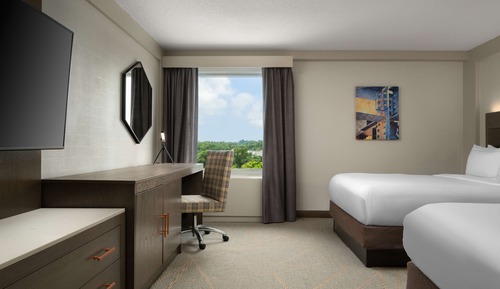 Room, 2 Queen Beds, Accessible, Bathtub