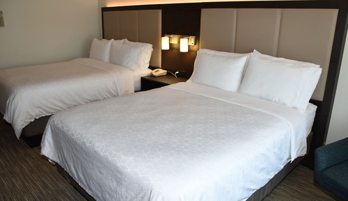 Standard Room, 2 Queen Beds, Accessible (Accessible Tub)