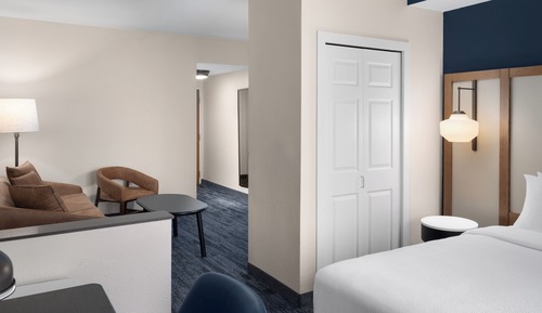 Suite, 1 King Bed with Sofa bed (Mobility/Hearing Accessible, Tub)