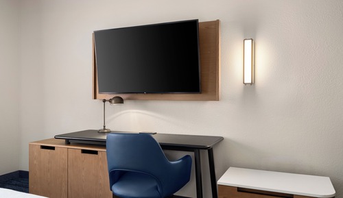 Room, 1 King Bed (Mobility/Hearing Accessible, Tub)
