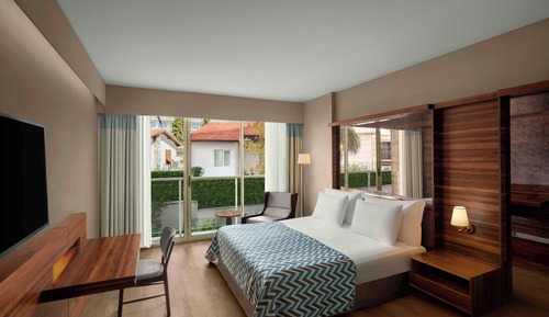 Superior Land View Room with French Balcony