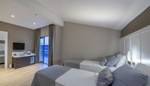 Family Room (Superior)