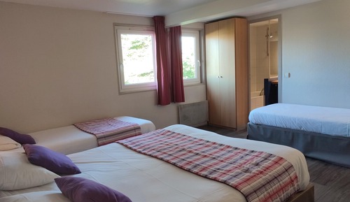 Room, Multiple Beds