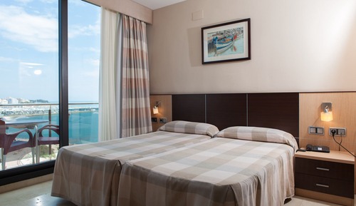 Double Room, Partial Ocean View (2 adultos + 1 niño)