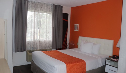 Standard Room, 1 Queen Bed, Non Smoking