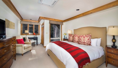 Three Bedroom Slopeside Condo (No Pets)