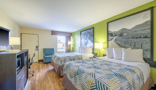Deluxe Room, 2 Queen Beds, Non Smoking, Refrigerator & Microwave