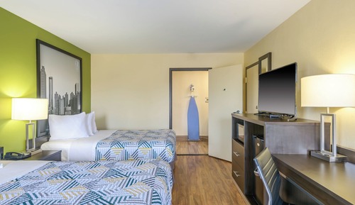 Deluxe Room, 2 Double Beds, Non Smoking, Refrigerator & Microwave