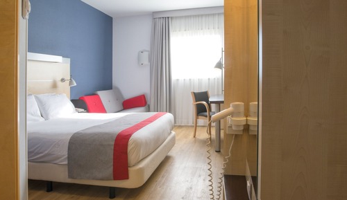 Standard Room, 1 Queen Bed with Sofa bed (2Adults 2Chld)