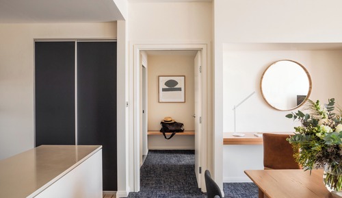 Suite, City View