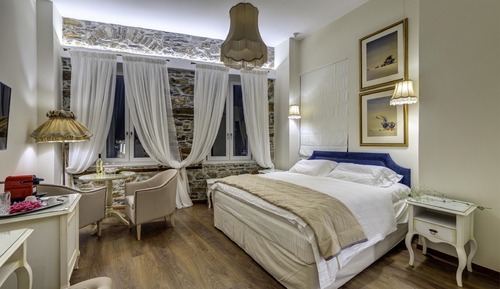 Superior Suite, Partial Sea View