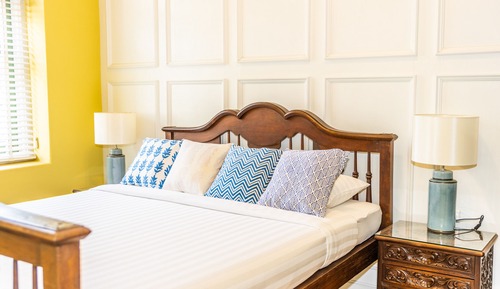 Deluxe Double Room with Living Room and Bathtub (FIVE)