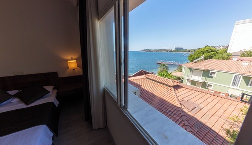 Triple Room with Sea View and no Balcony