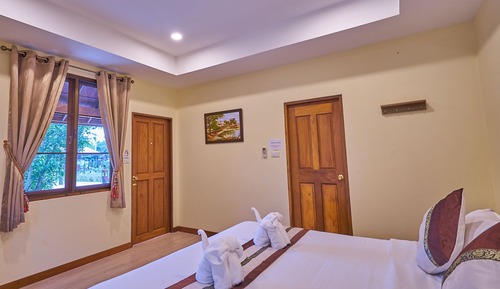 Standard Room, 1 King Bed, Garden View, Garden Area