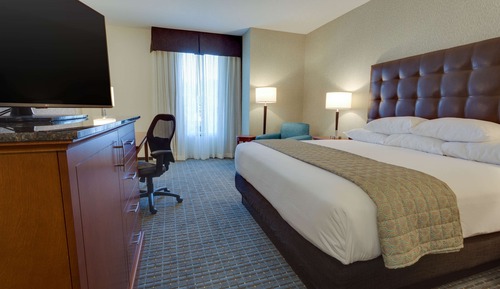Deluxe Room, 1 King Bed, Refrigerator & Microwave (Upper Floor, Oversized Room)