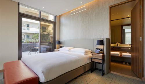 Grand Deluxe Room Community View