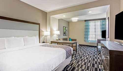 Deluxe Suite, 1 King Bed, Non Smoking