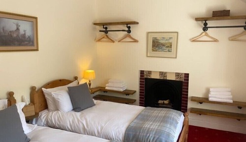 Twin Room (Room4)