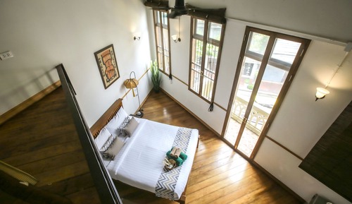 Deluxe Suite, Balcony