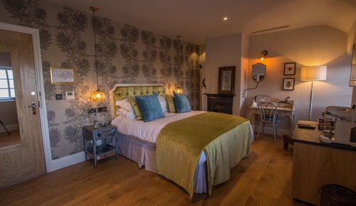 Superior Room, 1 King Bed (Fuggles)