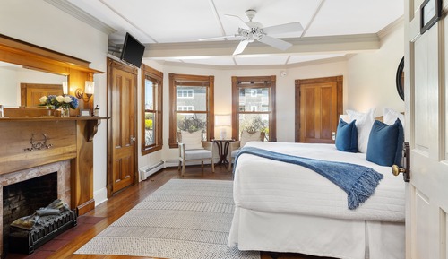 Standard Room, 1 King Bed, Garden View