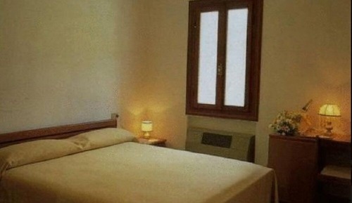 Single Room, Hill View