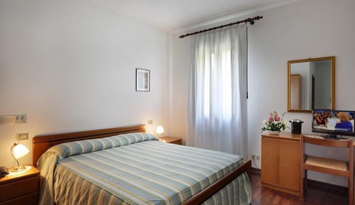 Double Room, Hill View