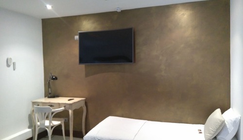 Superior Double Room (Blanca y Negra)