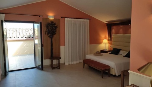 Romantic Studio Suite