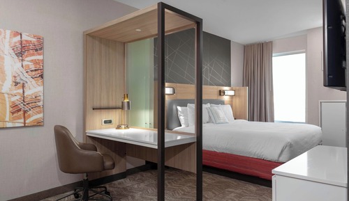Suite, 1 King Bed (Hearing Accessible)