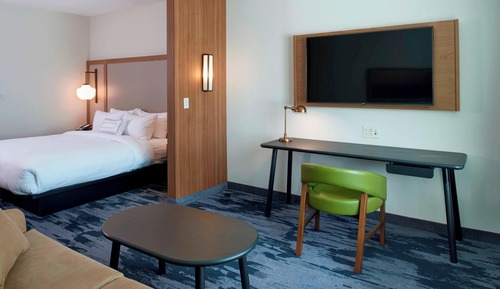 Suite, 1 King Bed with Sofa bed (Mobility/Hearing Access, Roll-in Shwr)