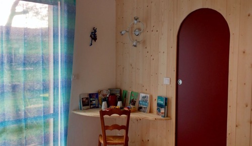 Classic Cottage, Private Bathroom, Garden View