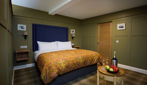 Premium Suite, 1 King Bed, Private Bathroom, Courtyard Area