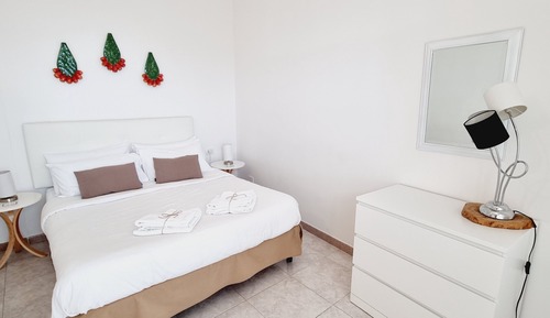Suite, Balcony