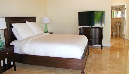 Luxury Villa, 2 Bedrooms, Kitchen, Poolside