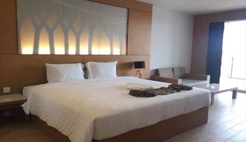 Standard Double Room, 1 Queen Bed, Smoking, City View