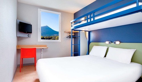 Triple Room, Multiple Beds