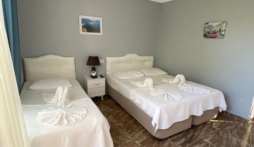 Room (10)