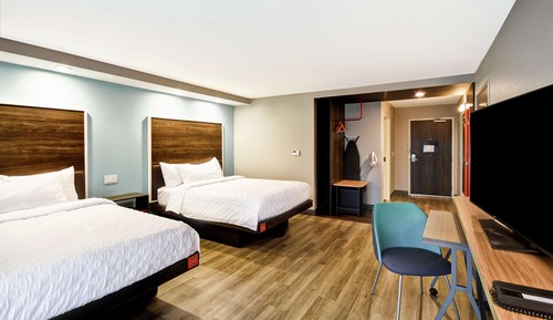 Room, 2 Queen Beds, Accessible (Roll-In Shower)